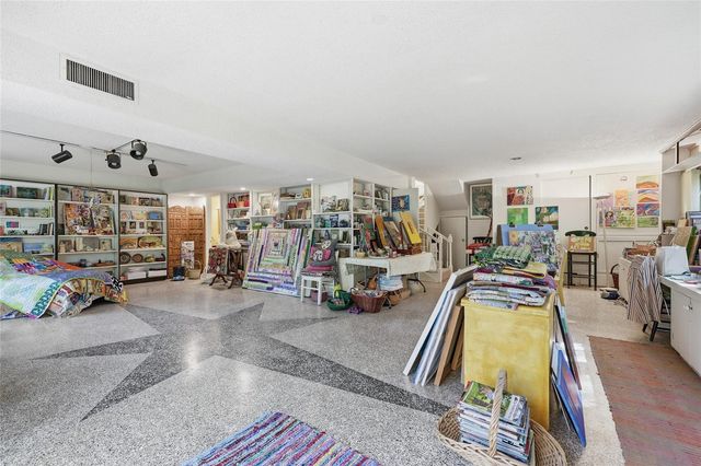 2074 NW 11TH ROAD, Gainesville, FL 32605