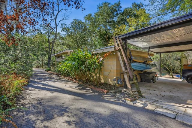 2074 NW 11TH ROAD, Gainesville, FL 32605