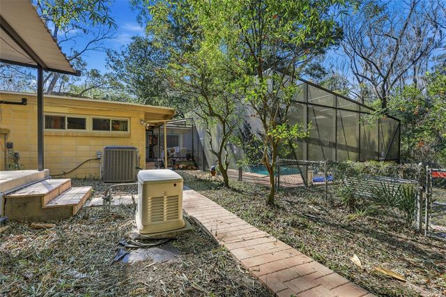 2074 NW 11TH ROAD, Gainesville, FL 32605