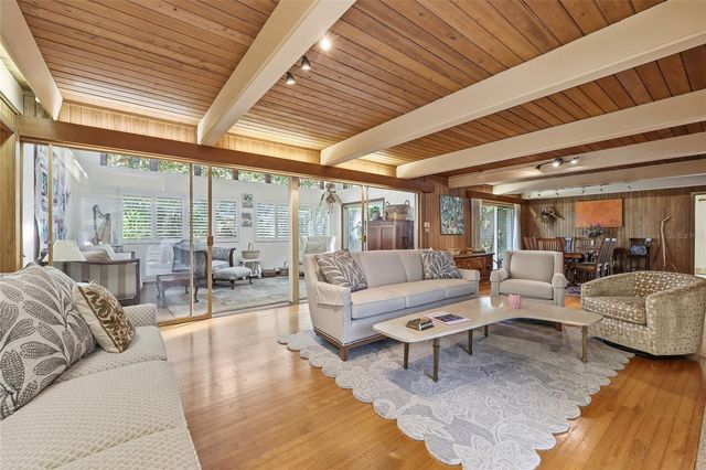 2074 NW 11TH ROAD, Gainesville, FL 32605