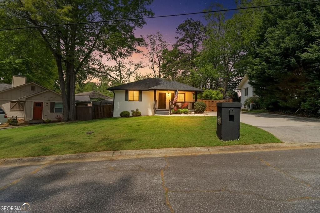 823 Frances Drive SE, Smyrna, GA 30080 — exterior