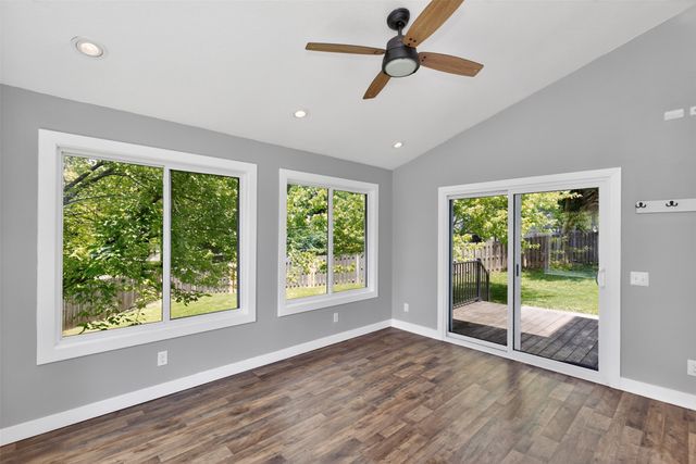 6565 Center Street, West Des Moines, IA 50266