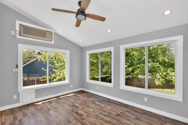 6565 Center Street, West Des Moines, IA 50266