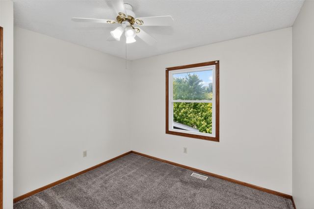 6565 Center Street, West Des Moines, IA 50266