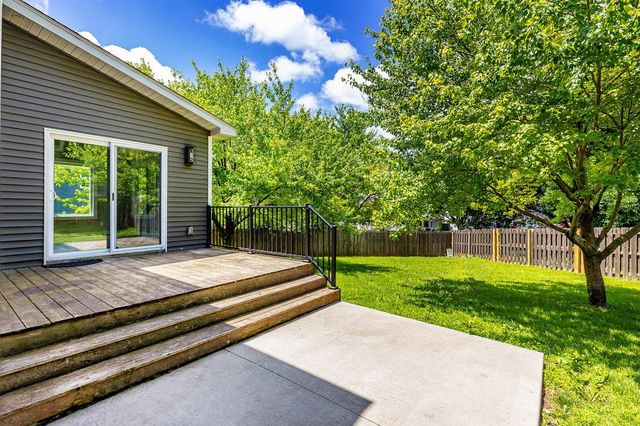 6565 Center Street, West Des Moines, IA 50266