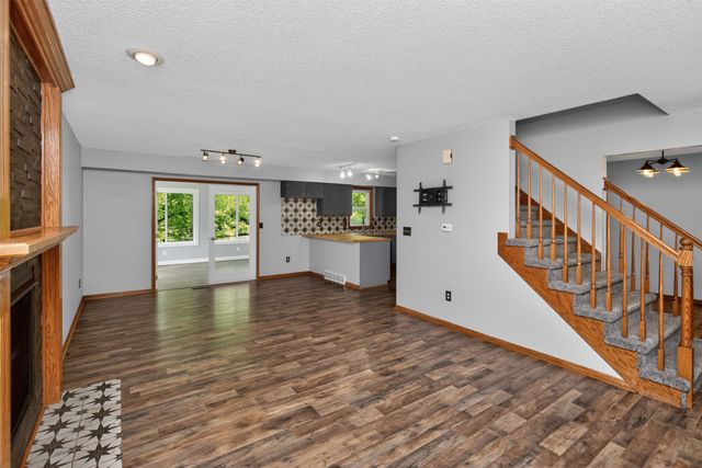 6565 Center Street, West Des Moines, IA 50266