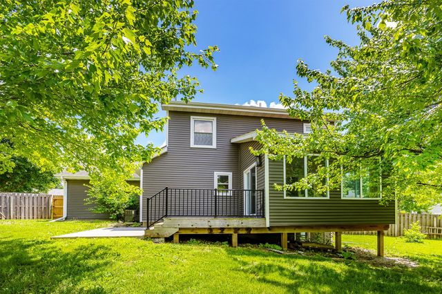 6565 Center Street, West Des Moines, IA 50266