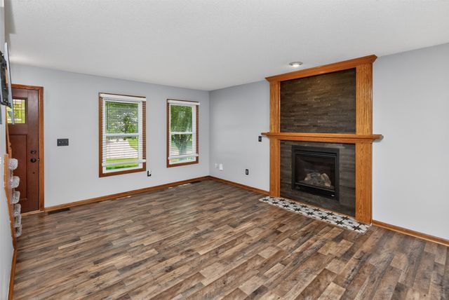 6565 Center Street, West Des Moines, IA 50266