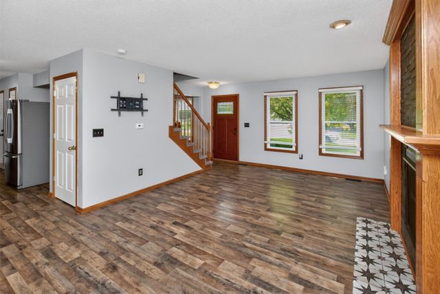 6565 Center Street, West Des Moines, IA 50266