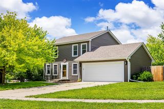 6565 Center Street, West Des Moines, IA 50266