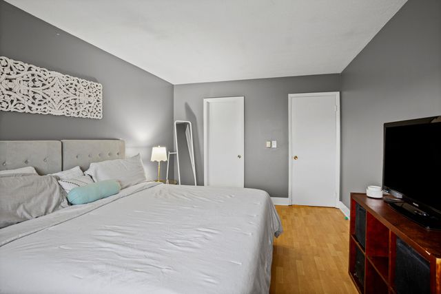 836 E Old Willow Road 209, Prospect Heights, IL 60070