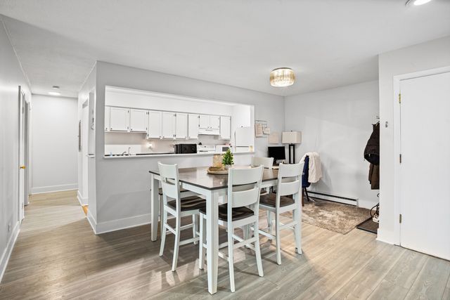 836 E Old Willow Road 209, Prospect Heights, IL 60070