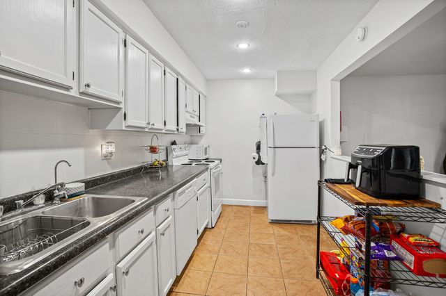 836 E Old Willow Road 209, Prospect Heights, IL 60070