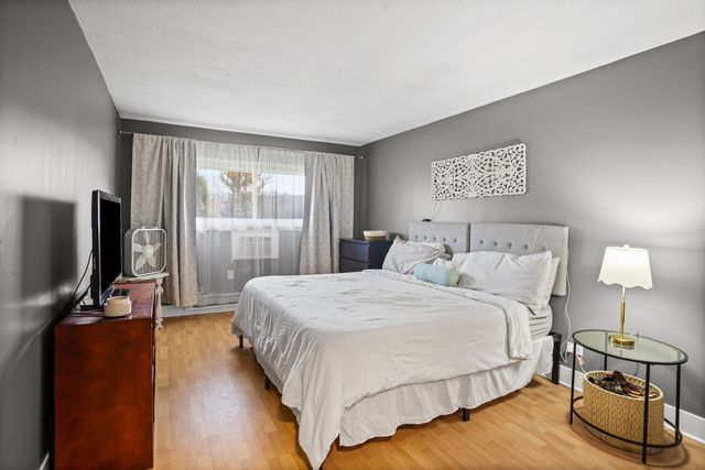 836 E Old Willow Road 209, Prospect Heights, IL 60070