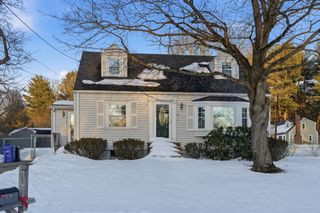 16 Sunnyfield Rd, Bedford, MA 01730