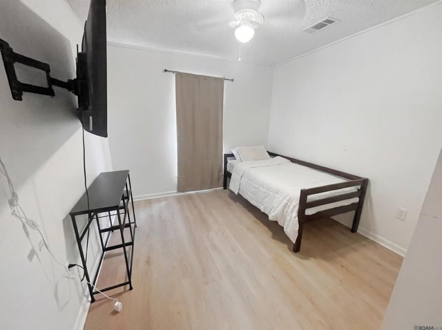 652 John Henry Dr, Baton Rouge, LA 70820