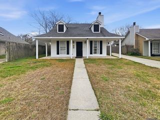 652 John Henry Dr, Baton Rouge, LA 70820