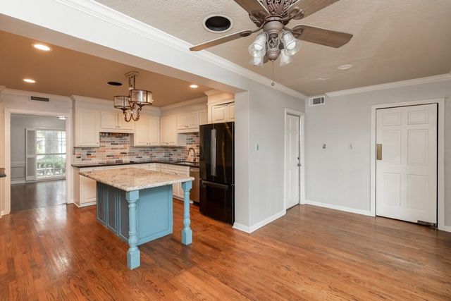 2465 Gladys Street, Beaumont, TX 77702