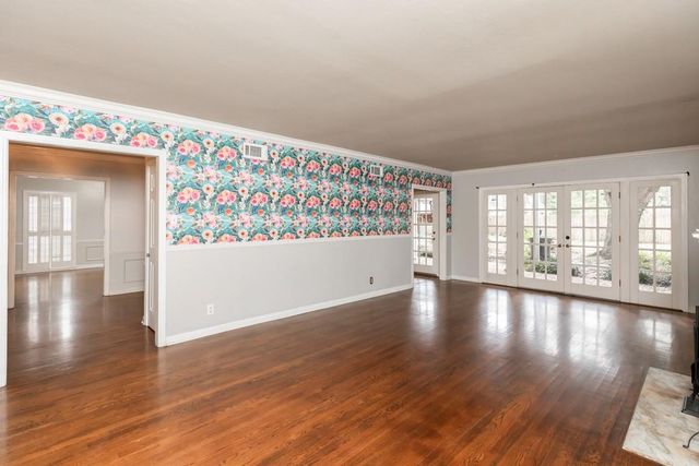 2465 Gladys Street, Beaumont, TX 77702