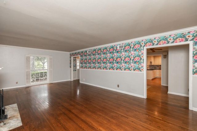 2465 Gladys Street, Beaumont, TX 77702