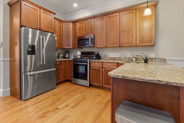 150 M St 2, Boston, MA 02127