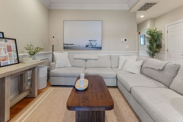 150 M St 2, Boston, MA 02127