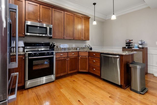 150 M St 2, Boston, MA 02127