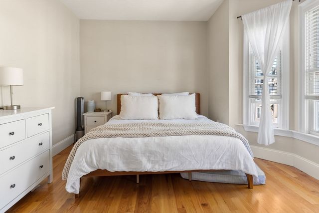 150 M St 2, Boston, MA 02127