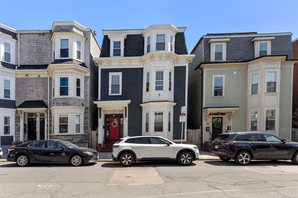 150 M St 2, Boston, MA 02127
