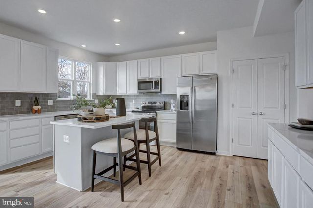 506 CREEKSIDE BLVD, Waynesboro, PA 17268