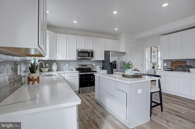 506 CREEKSIDE BLVD, Waynesboro, PA 17268