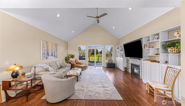 127 E Homestead Boulevard, Lynden, WA 98264