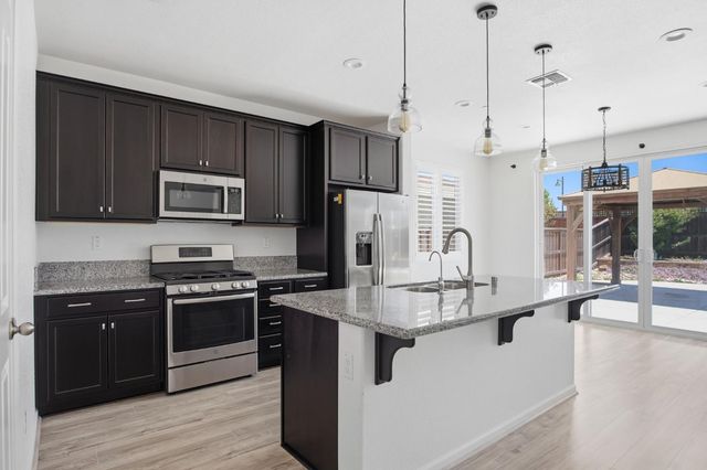 17738 Brandeis Ct, Lathrop, CA 95330