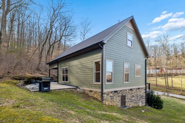 2332 Casey Cove Rd, Smithville, TN 37166