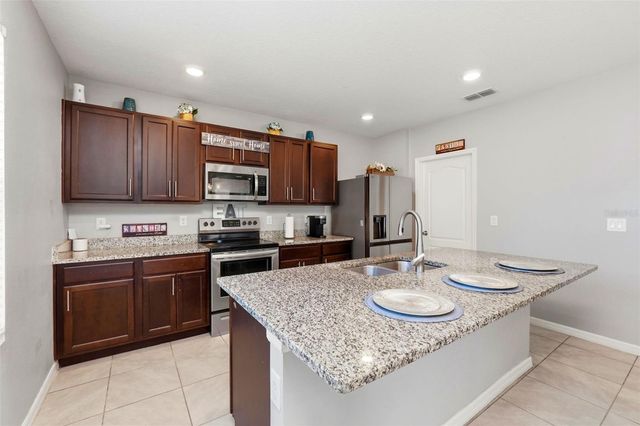 3060 BETHPAGE LOOP, Mount Dora, FL 32757