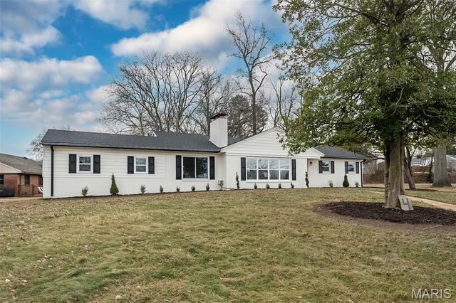 4 Westminster Drive, Sappington, MO 63126