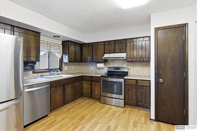 7609 Emiline Street, La Vista, NE 68128
