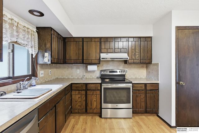 7609 Emiline Street, La Vista, NE 68128