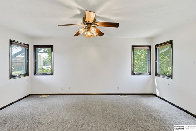 7609 Emiline Street, La Vista, NE 68128