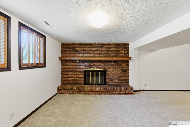 7609 Emiline Street, La Vista, NE 68128