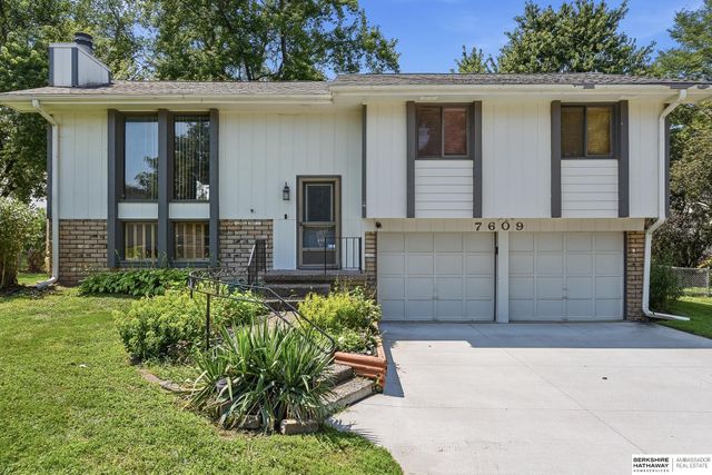 7609 Emiline Street, La Vista, NE 68128
