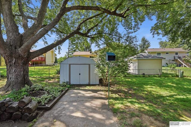 7609 Emiline Street, La Vista, NE 68128