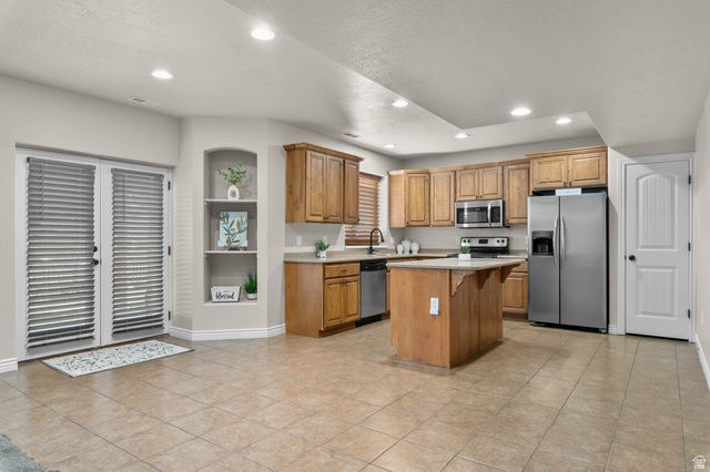 6930 N COMANCHE ST, Eagle Mountain, UT 84005