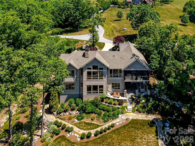 236 Summerset Drive, Hendersonville, NC 28792
