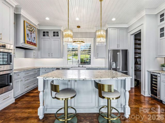 236 Summerset Drive, Hendersonville, NC 28792