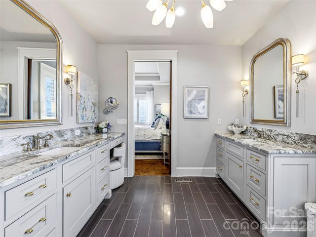 236 Summerset Drive, Hendersonville, NC 28792