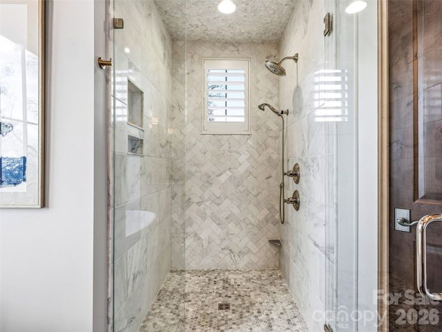 236 Summerset Drive, Hendersonville, NC 28792