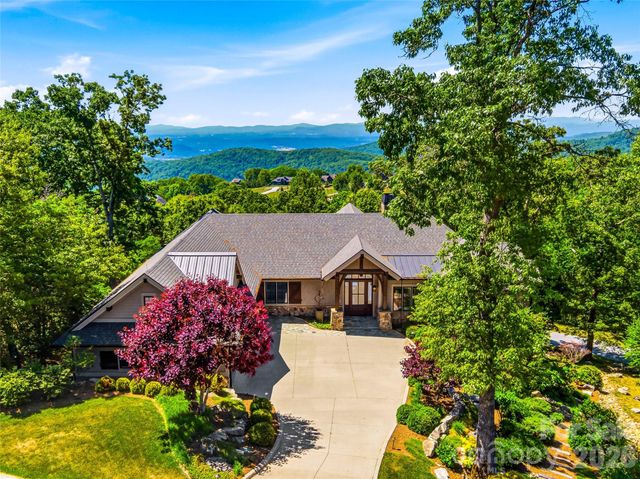 236 Summerset Drive, Hendersonville, NC 28792