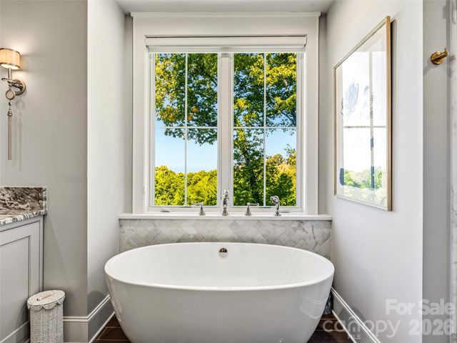 236 Summerset Drive, Hendersonville, NC 28792