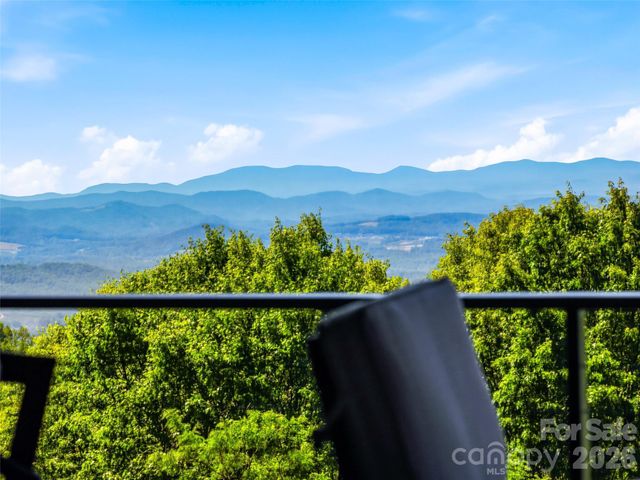 236 Summerset Drive, Hendersonville, NC 28792
